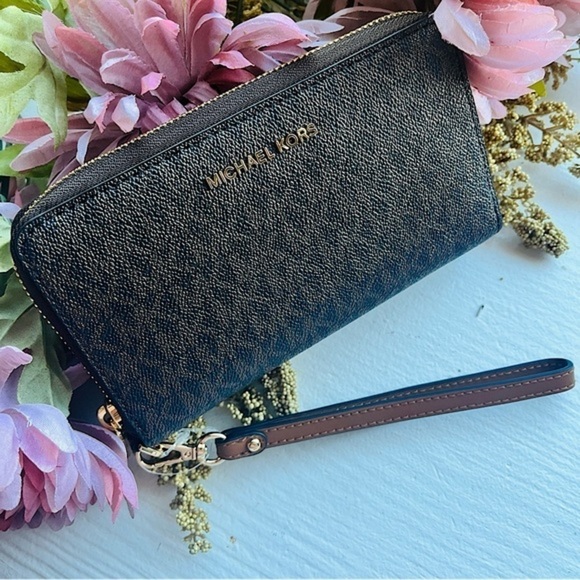 Michael Kors Signature Print Phone Wallet NWT - Picture 1 of 4